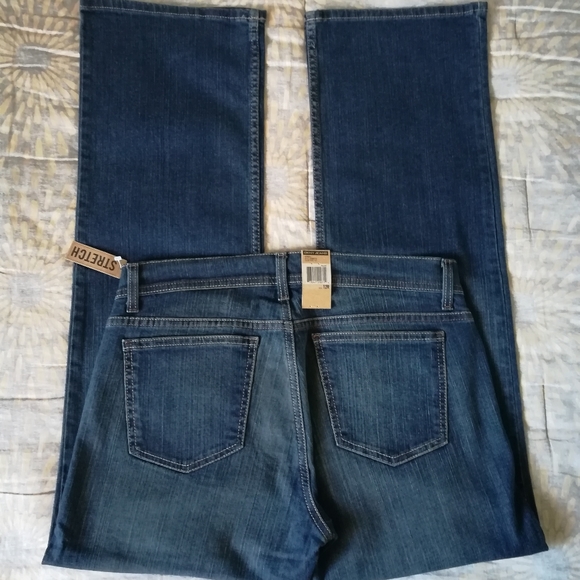 DKNY classic straight NWT jeans ,size 12R / 32" - Picture 5 of 7